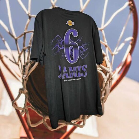 Lebron James Size L Black‎ (C15) - Picture 2 of 3